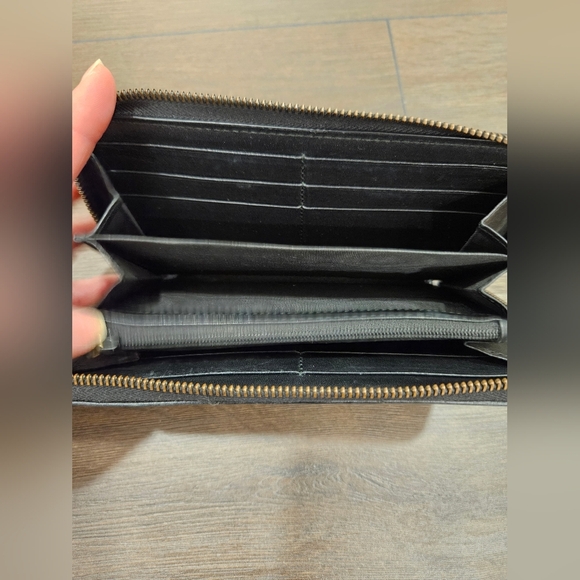 GUCCI GG MARMONT Black Zip Around Leather Wallet - Picture 7 of 13